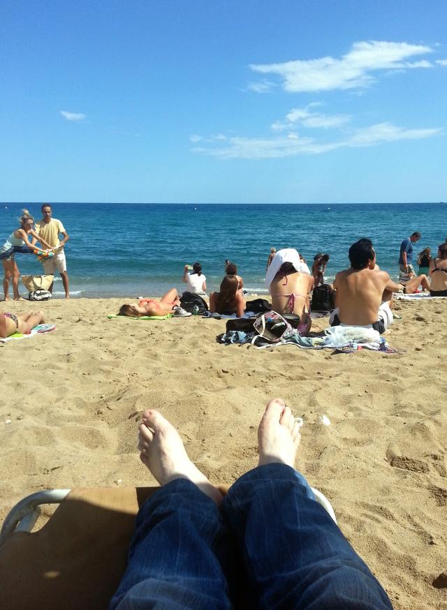 Пляж и ноги