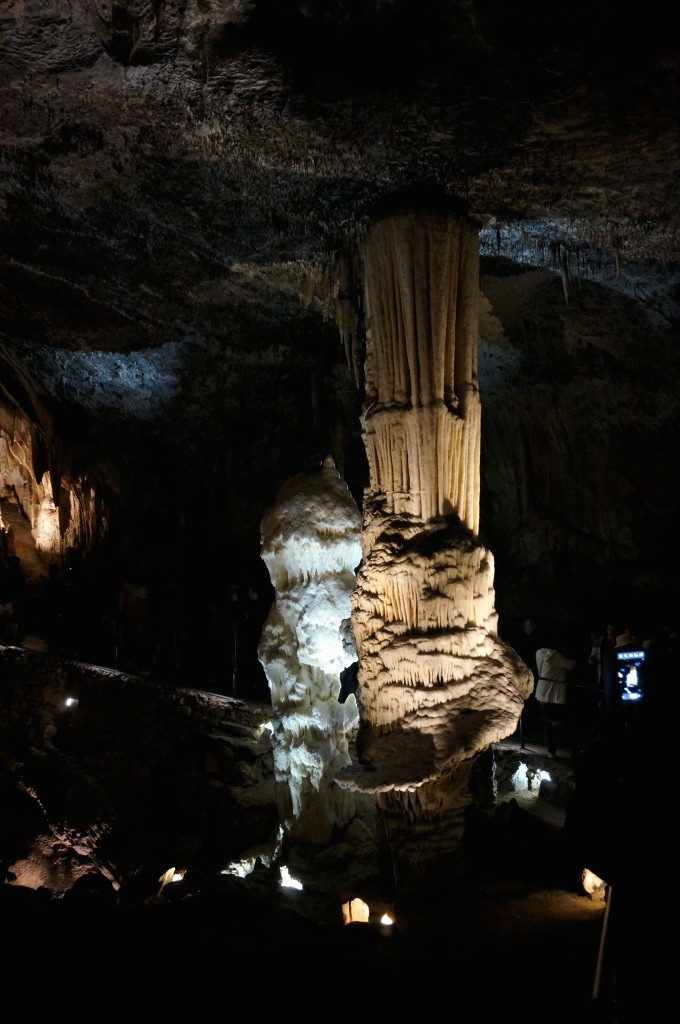 Символы Пойстойнской пещеры